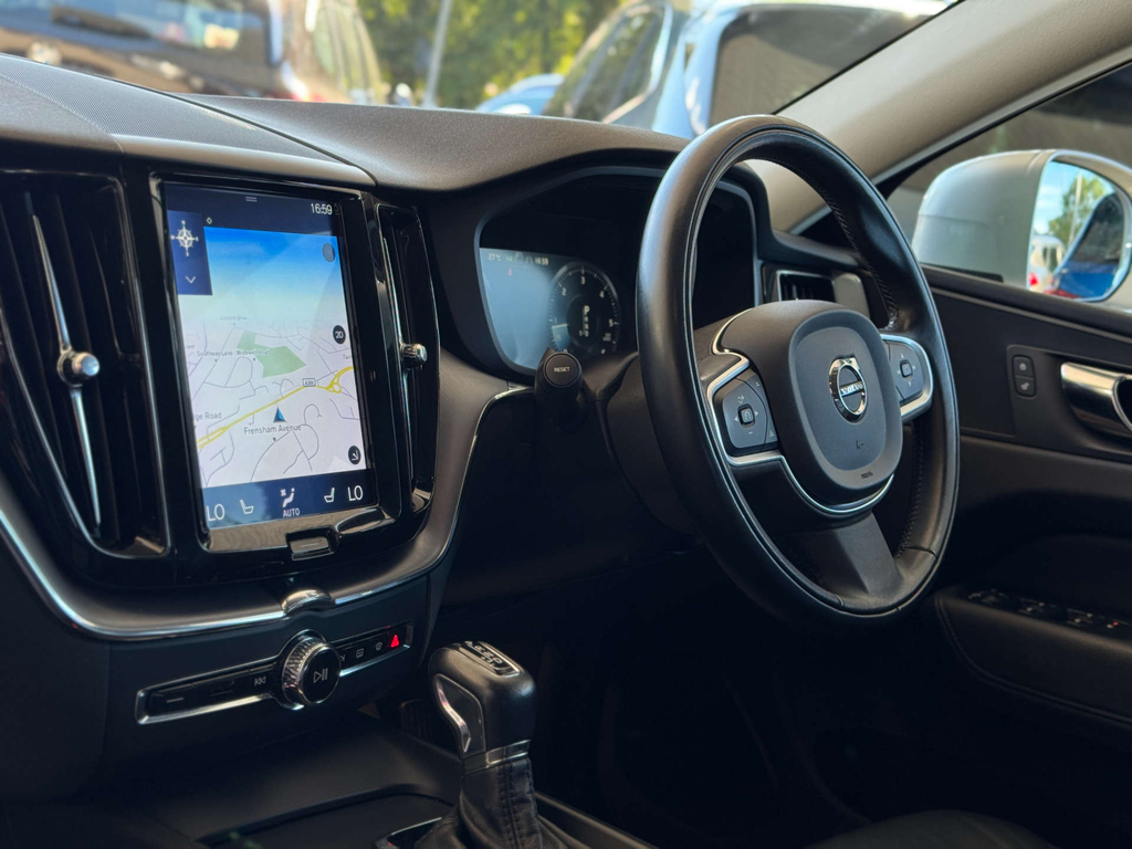 Volvo XC60 2.0L D4 Momentum Awd Silver #2