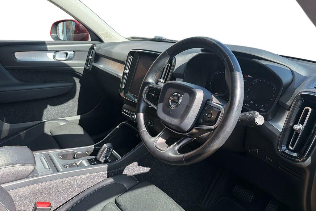 Volvo XC40 Volvo Xc40 2.0 T4 Momentum Pro Suv A... Red #2