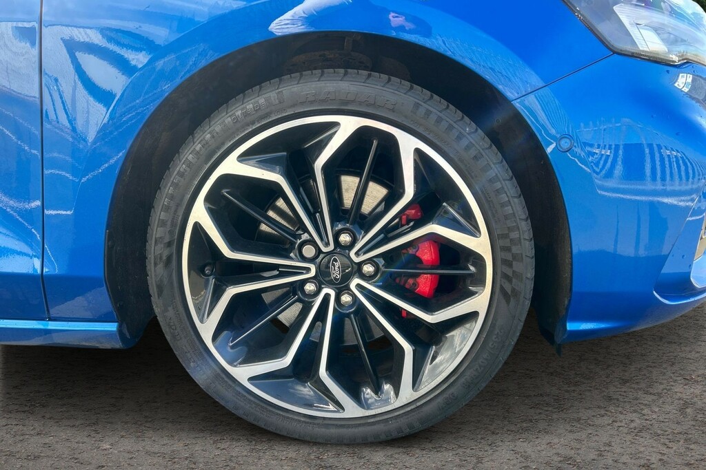 Ford Focus 1.0 Ecoboost Hybrid Mhev 125 Titanium Edition Black #3