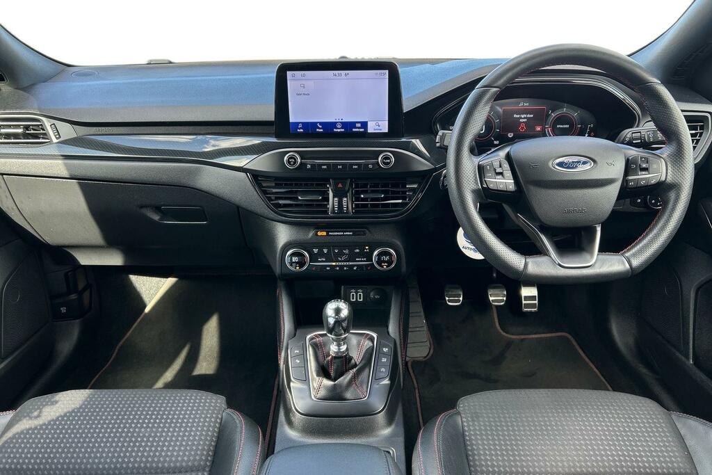 Ford Focus 1.0 Ecoboost Hybrid Mhev 125 Titanium Edition Black #4
