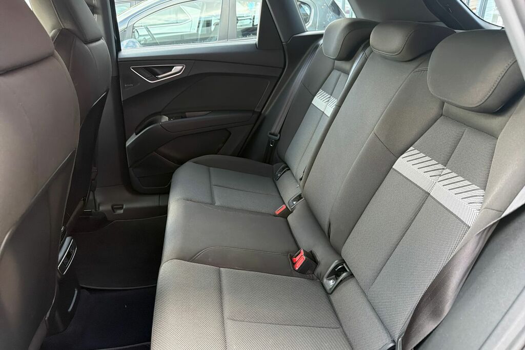 Audi Q4 E Tron 2021 35 Sport Suv 55Kwh 170 Ps Grey #7