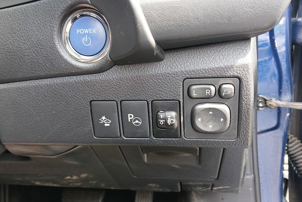 Toyota Auris 1.8 Hybrid Excel Tss Cvt Leather Blue #16