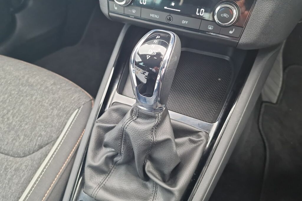 Skoda Kamiq Monte Carlo White #14