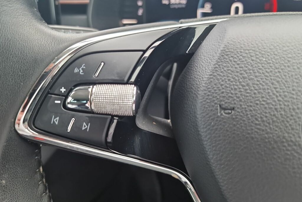 Skoda Kamiq Monte Carlo White #33