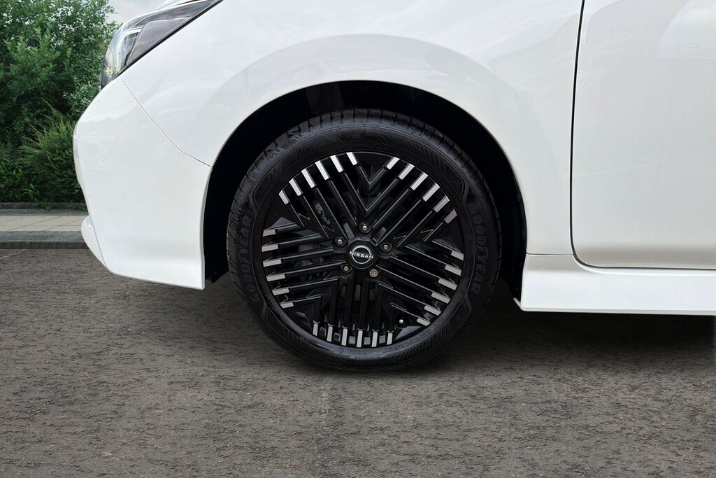 Nissan Leaf Nissan Leaf 39Kwh Shiro Hatchback ... White #3