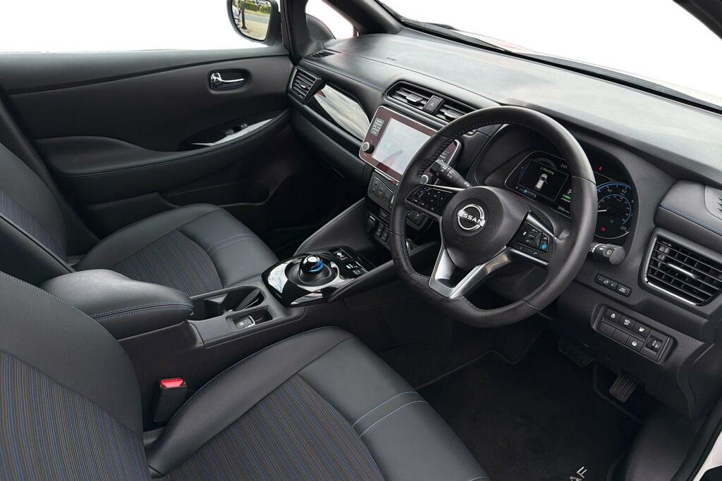 Nissan Leaf Nissan Leaf 39Kwh Shiro Hatchback ... White #2