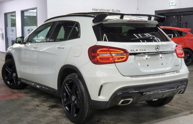 Mercedes-Benz GLA Class 2.1 Gla220d Amg Line Premium Plus Suv White #3