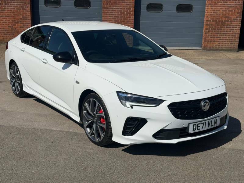 Vauxhall Insignia 2.0 Turbo 230 Awd Gsi White