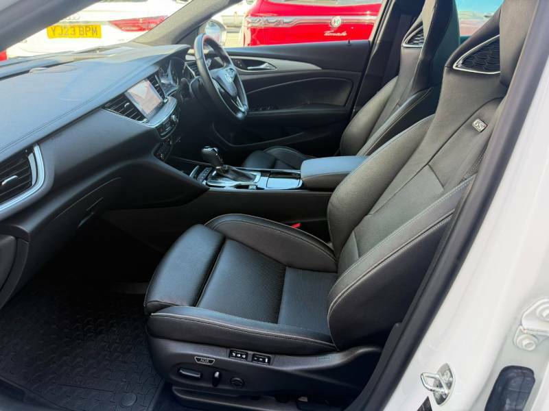 Vauxhall Insignia 2.0 Turbo 230 Awd Gsi White #3