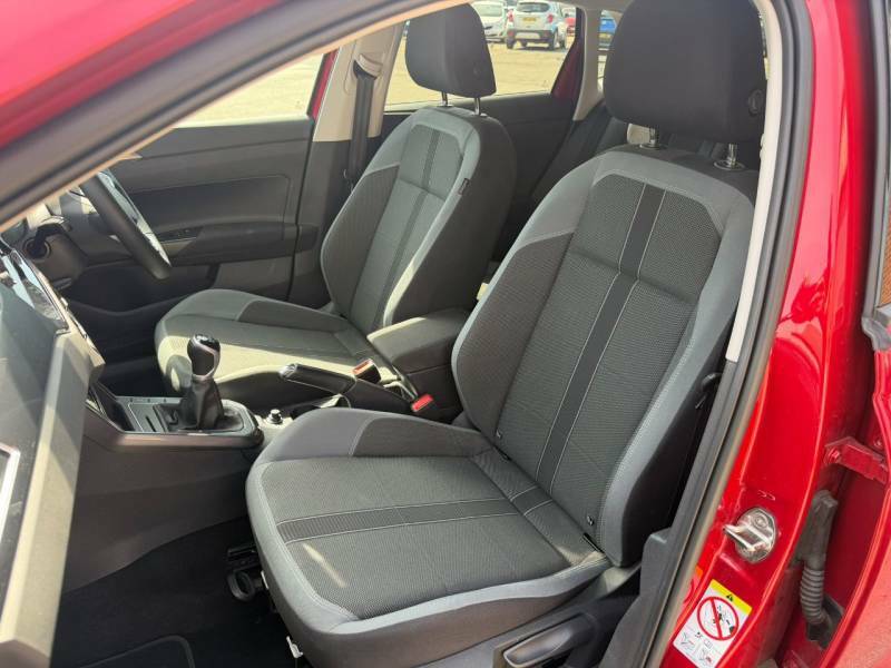 Volkswagen Polo 1.0 Tsi Style Red #4
