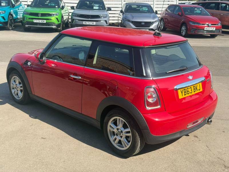 Mini Hatch 1.6 One D YB63BKJ Red #2