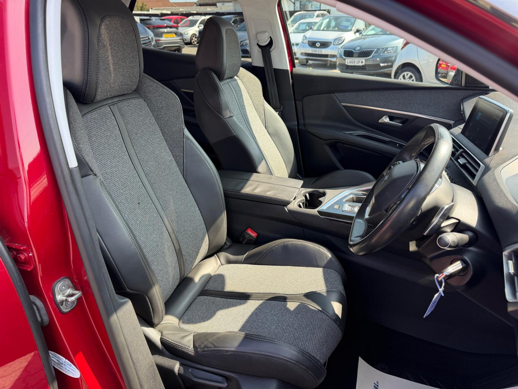 Peugeot 3008 1.2L Active White #23
