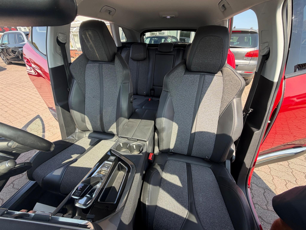 Peugeot 3008 1.2L Active White #36