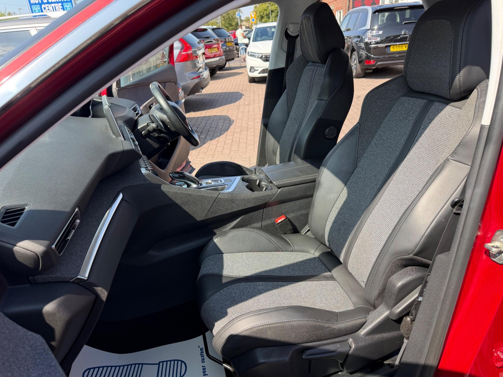 Peugeot 3008 1.2L Active White #35