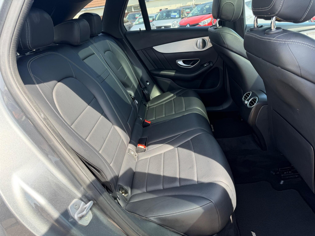 Mercedes-Benz GLC Class 2.1 Glc250d Amg Line Premium Plus Coupe G-tronic White #27