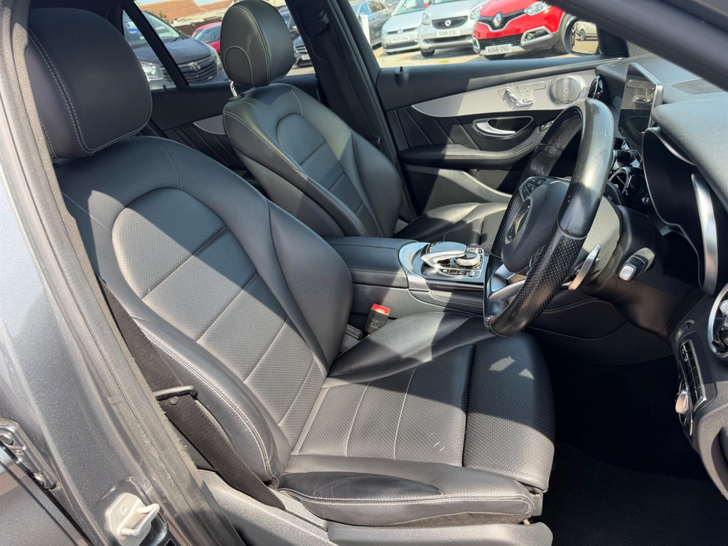 Mercedes-Benz GLC Class 2.1 Glc250d Amg Line Premium Plus Coupe G-tronic White #23