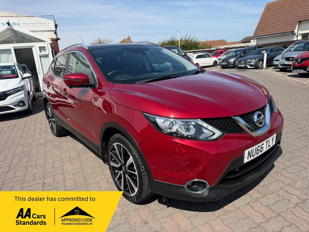 Nissan Qashqai 1.6 Dci Tekna Xtron 2Wd Euro 6 Ss Red