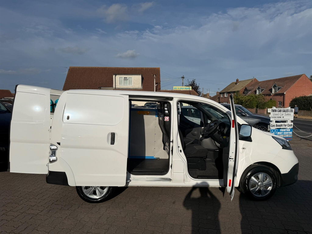 Nissan e-NV200 40Kw Evalia With 7 Seats And Sat Nav Heat P White #31