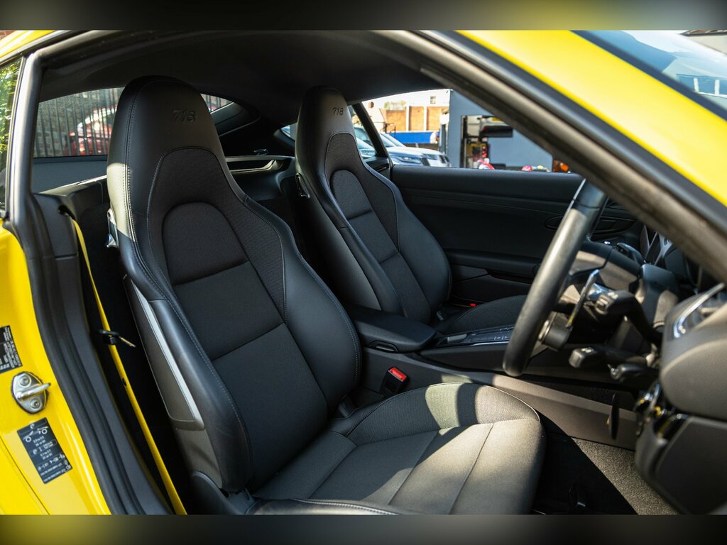 Porsche 718 Cayman 718 Cayman Gt4 Rs S-a Silver #10