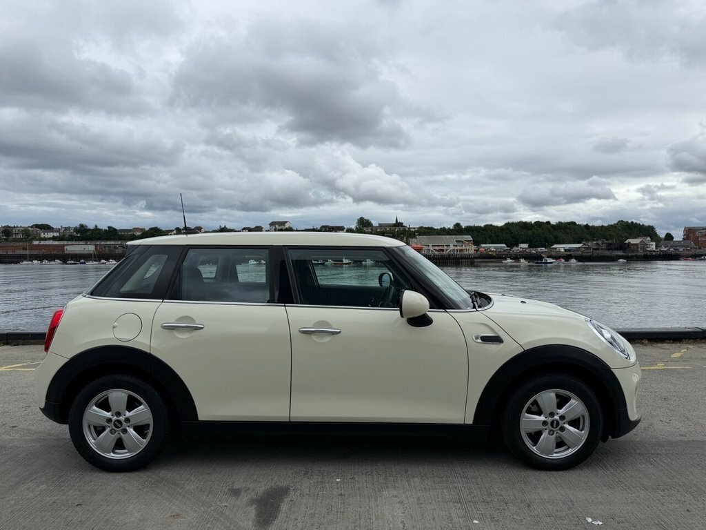 Mini Hatch 1.5L Cooper Classic GU69UAD White #5