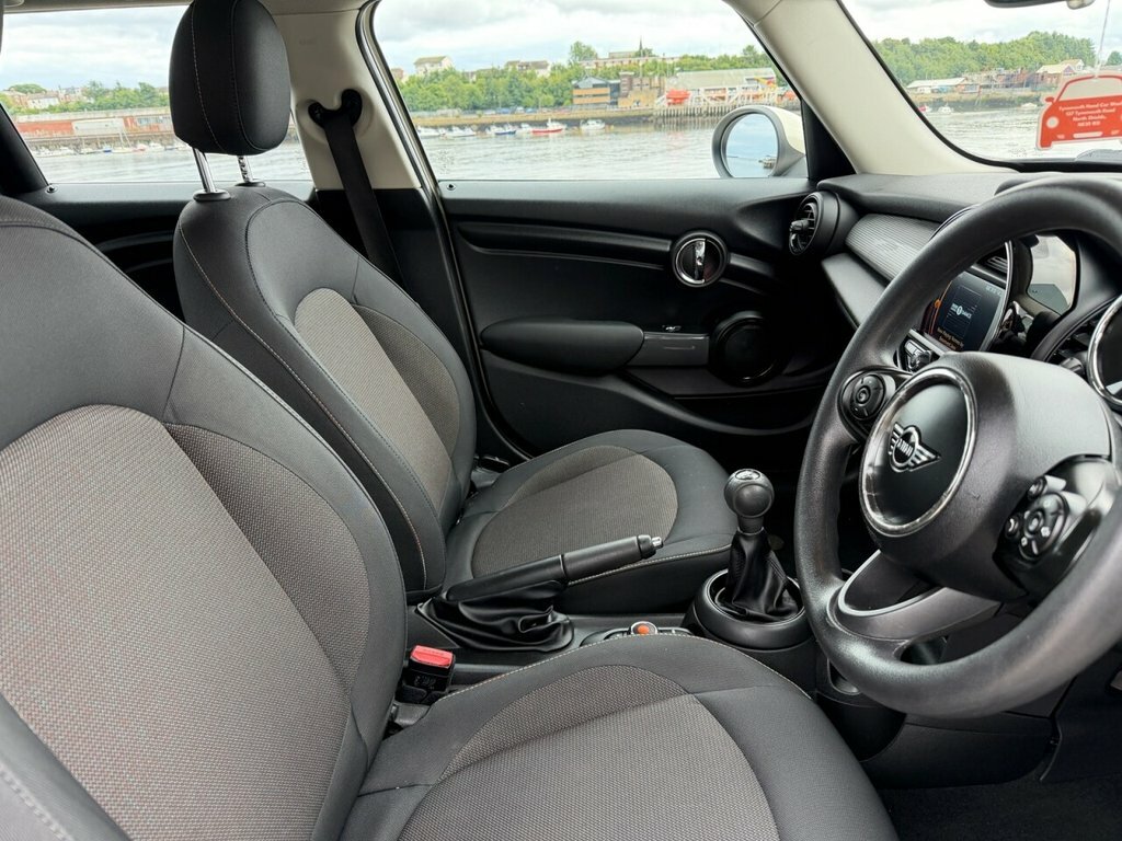 Mini Hatch 1.5L Cooper Classic GU69UAD White #6