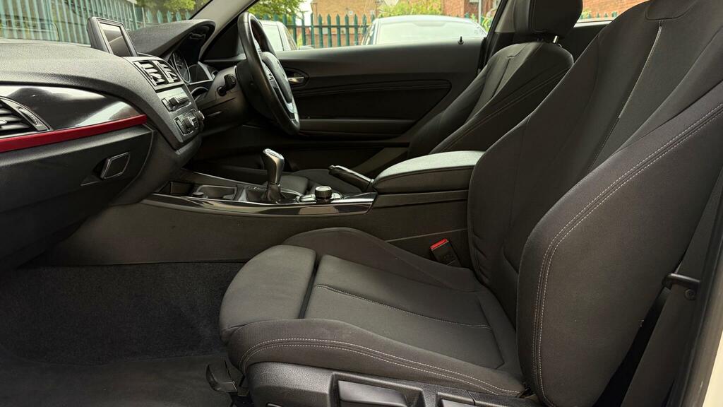 BMW 1 Series 118D Sport Black #30