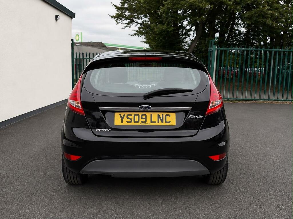 Ford Fiesta Zetec 3-Door Red #7