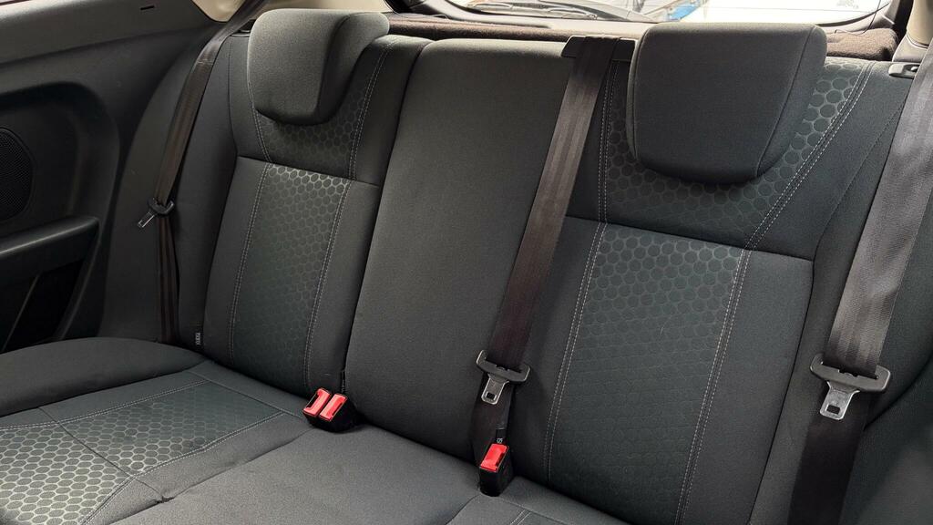 Ford Fiesta Zetec 3-Door Red #25