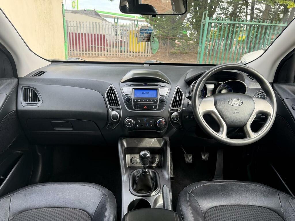 Hyundai Ix35 S White #2