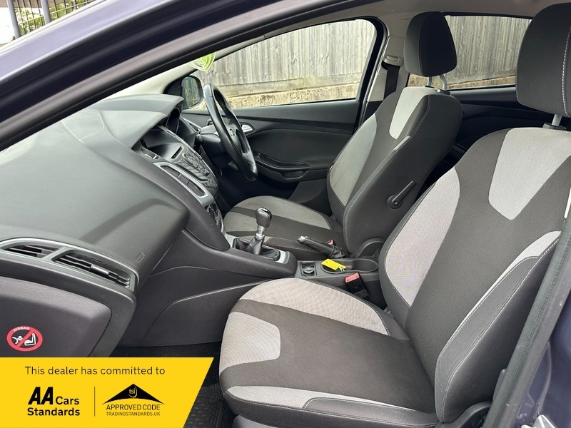 Ford Focus 1.6 Titanium Estate Euro 5 1 White #4