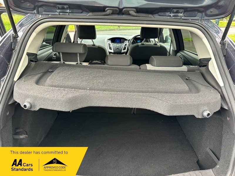 Ford Focus 1.6 Titanium Estate Euro 5 1 White #13