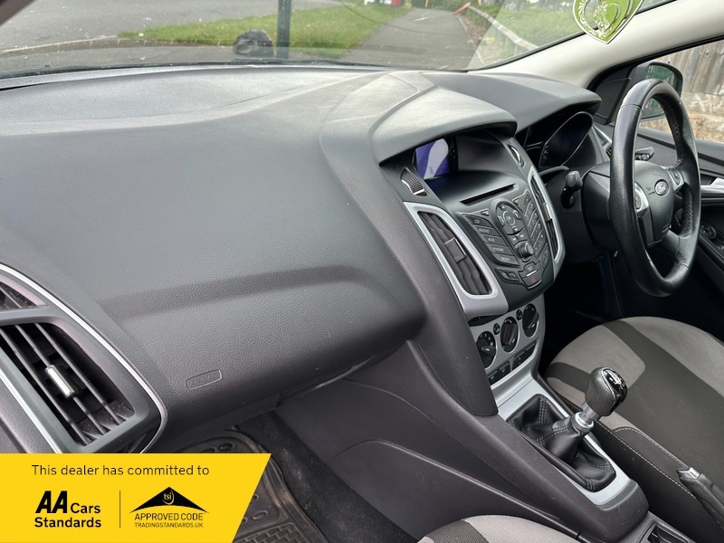 Ford Focus 1.6 Titanium Estate Euro 5 1 White #6