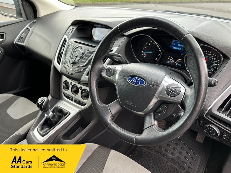 Ford Focus 1.6 Titanium Estate Euro 5 1 White #2