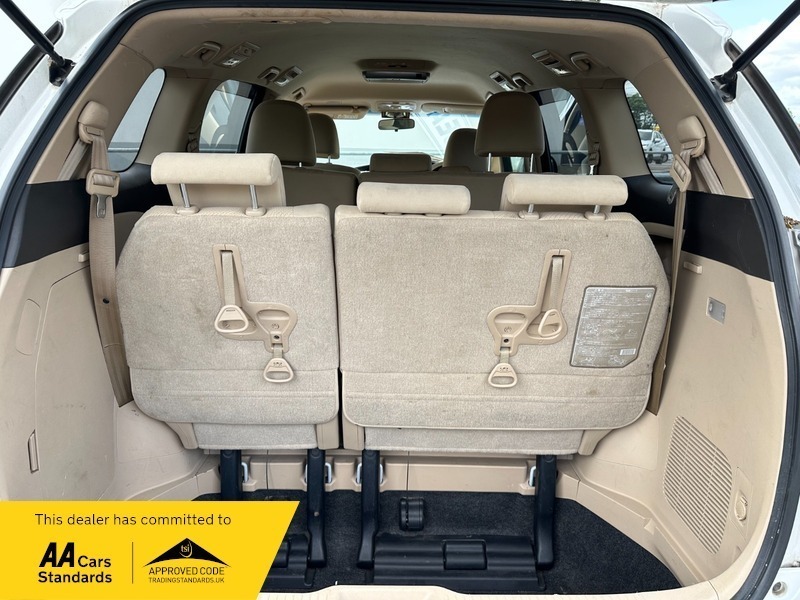 Toyota Estima Aeras 8 Seater White #12