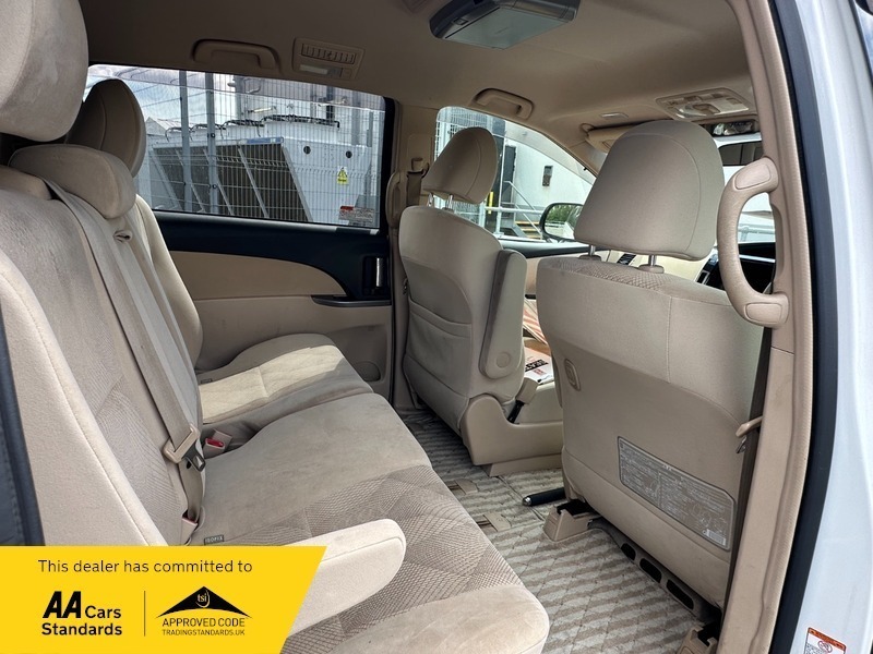 Toyota Estima Aeras 8 Seater White #14