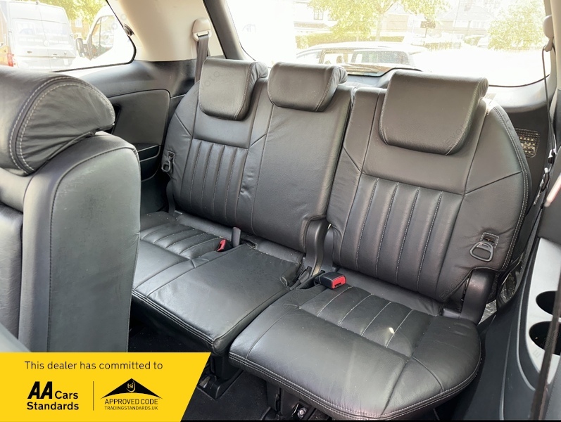 Toyota Estima Estate Black #9