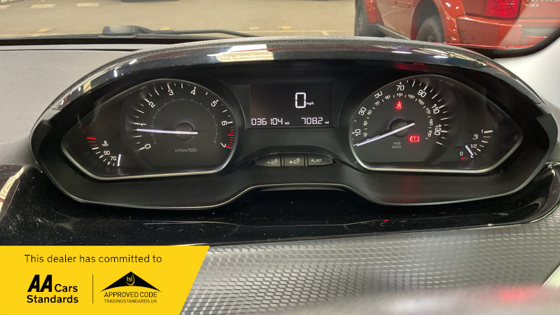 Peugeot 208 20 Tax Puretech Xs Orange #2