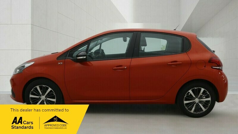 Peugeot 208 20 Tax Puretech Xs Orange #4