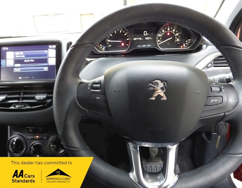 Peugeot 208 20 Tax Puretech Xs Orange #3