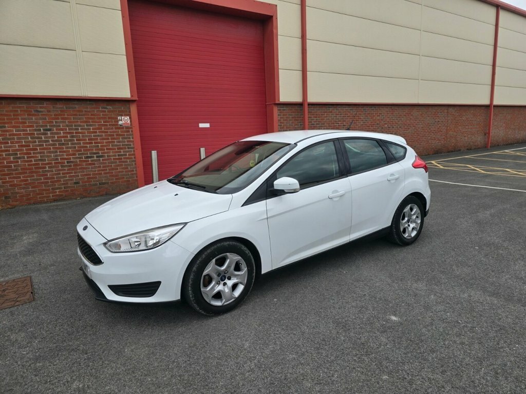 Ford Focus 1.6L Style White #6