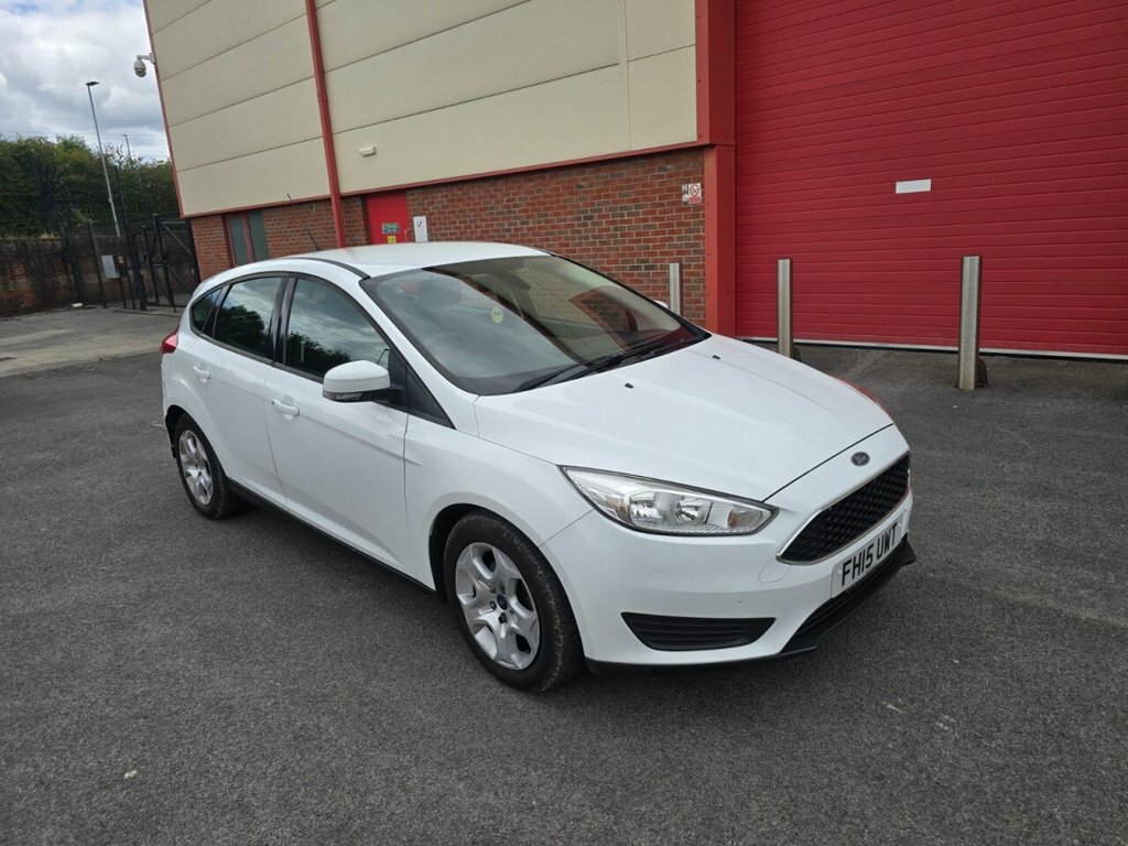 Ford Focus 1.6L Style White #5