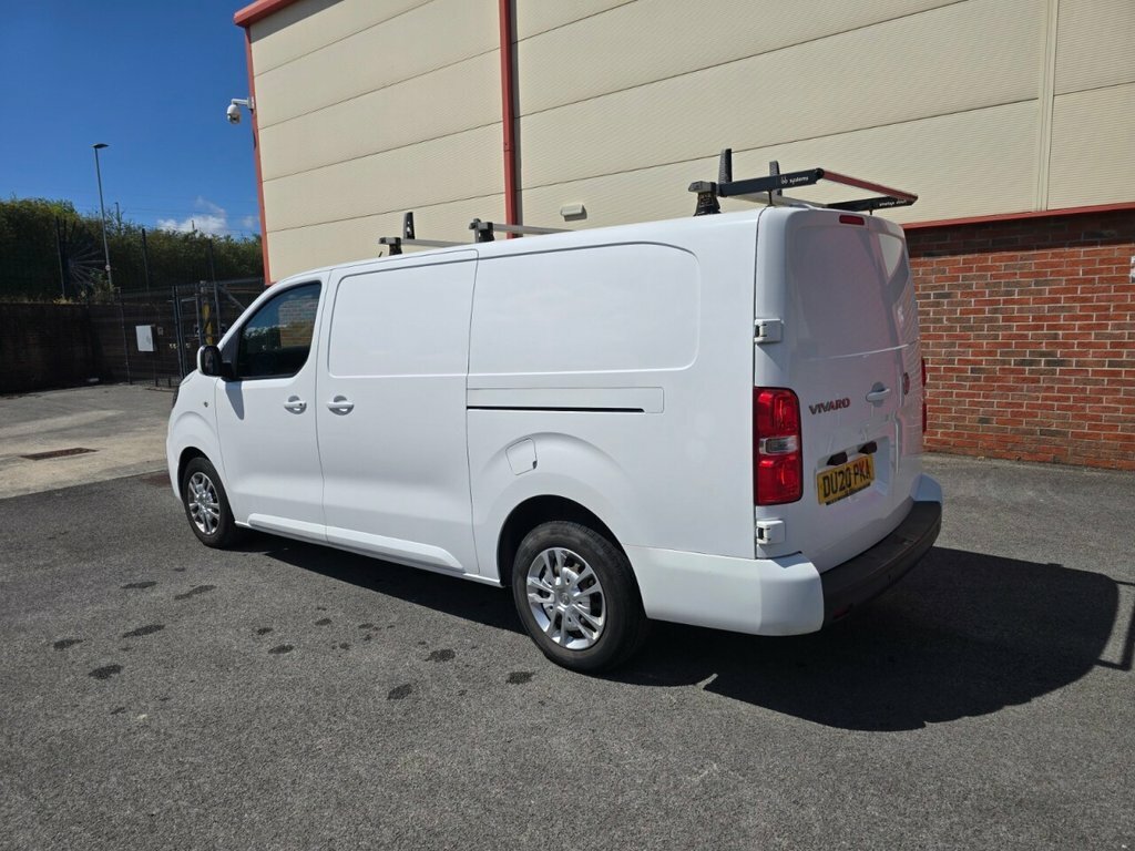 Vauxhall Vivaro 1.5L Sportive White #4