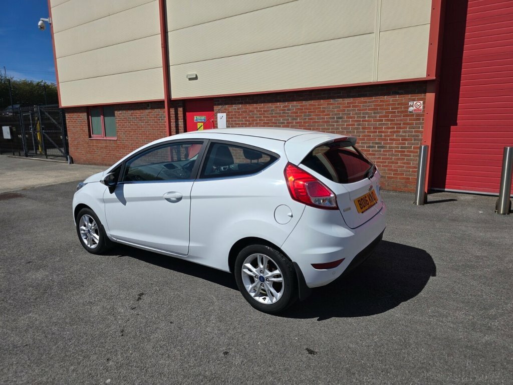 Ford Fiesta 1L Zetec White #4