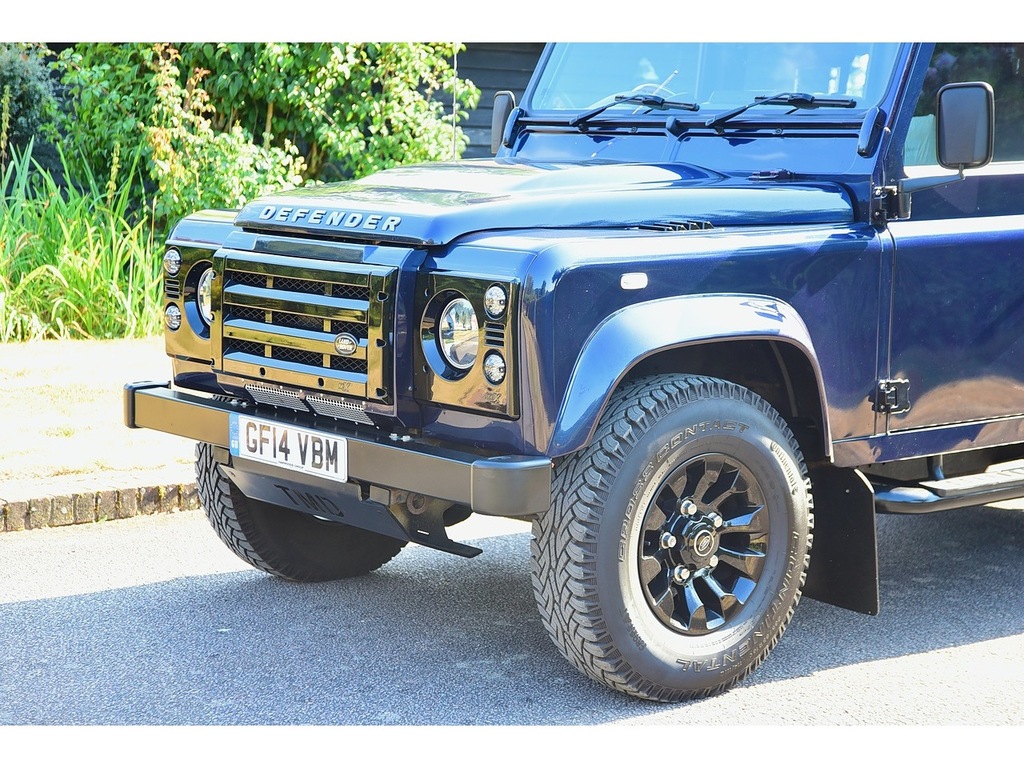 Land Rover Defender 110 110 2,2 Tdci Hard Top White #33