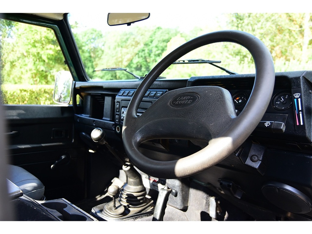 Land Rover Defender 110 2.5 110 Td5 County Station Wagon 120 Bhp Green #7