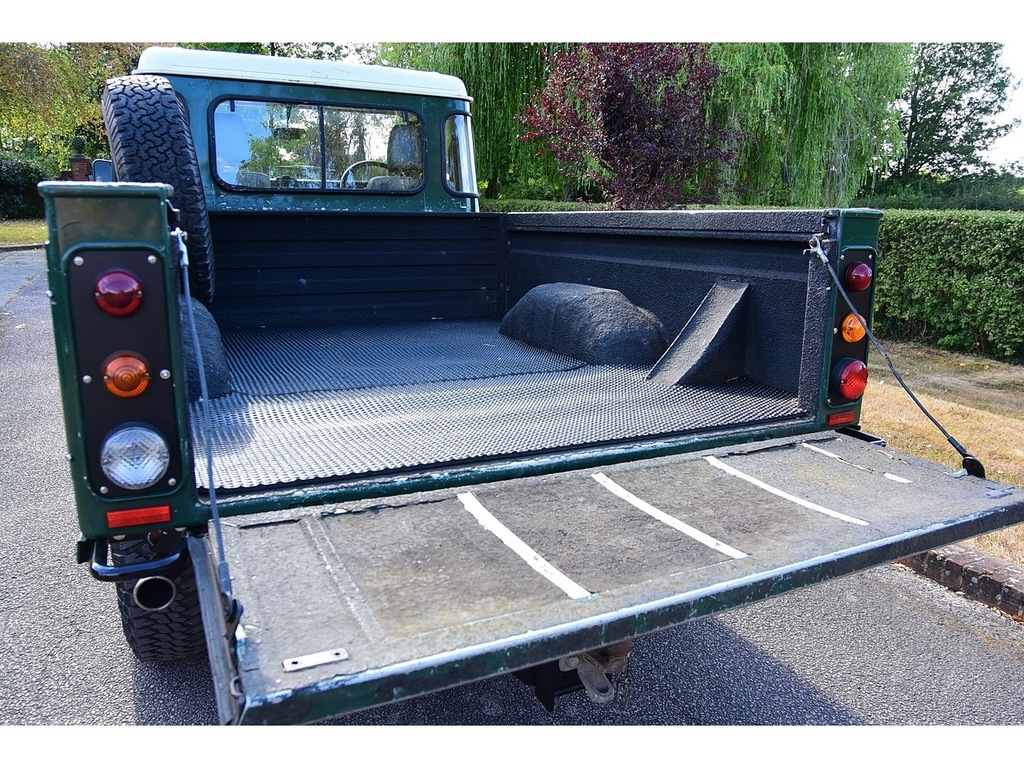 Land Rover Defender 110 2.5 110 Td5 County Station Wagon 120 Bhp Green #15