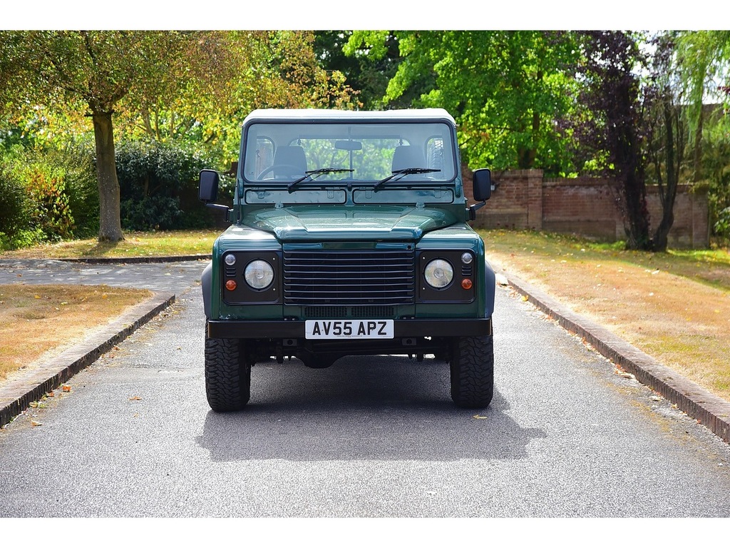 Land Rover Defender 110 Td5 Green #3