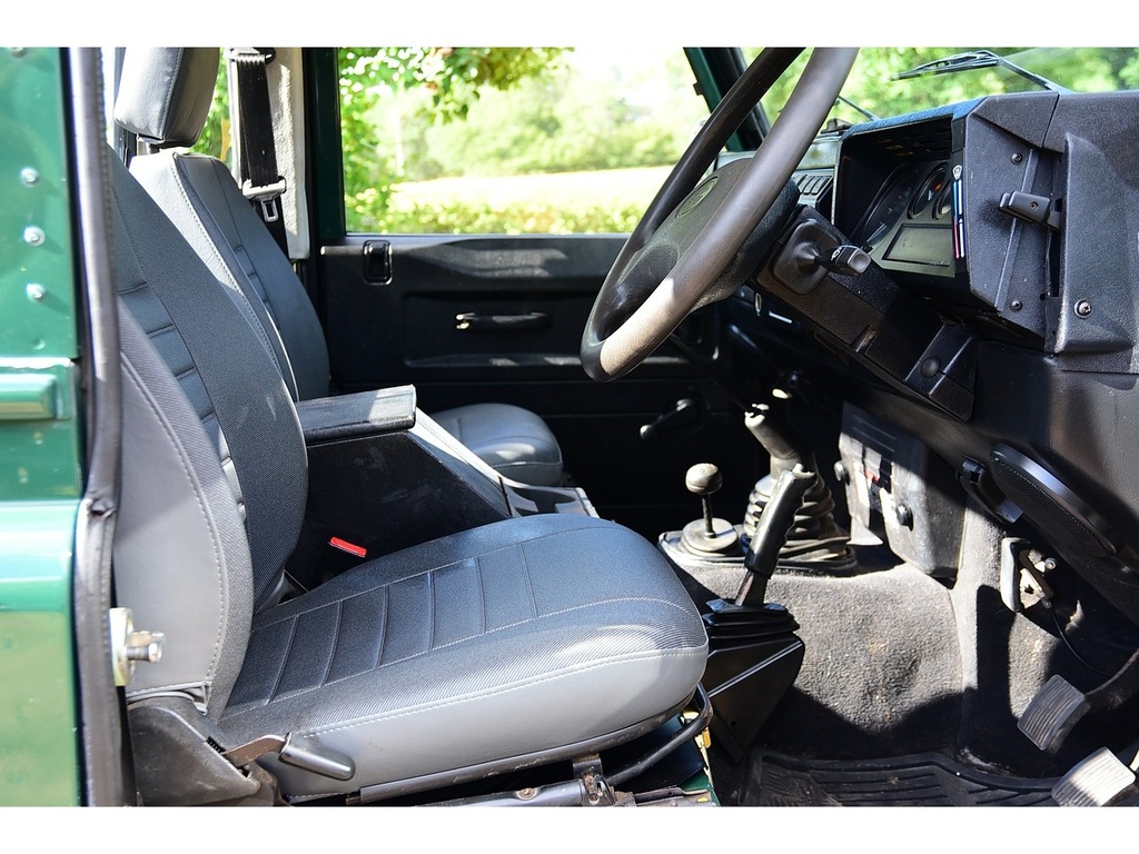 Land Rover Defender 110 2.5 110 Td5 County Station Wagon 120 Bhp Green #9