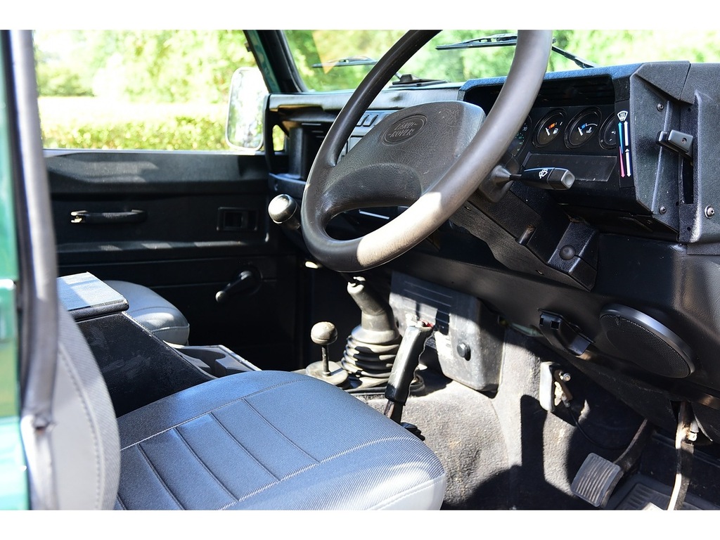 Land Rover Defender 110 2.5 110 Td5 County Station Wagon 120 Bhp Green #10