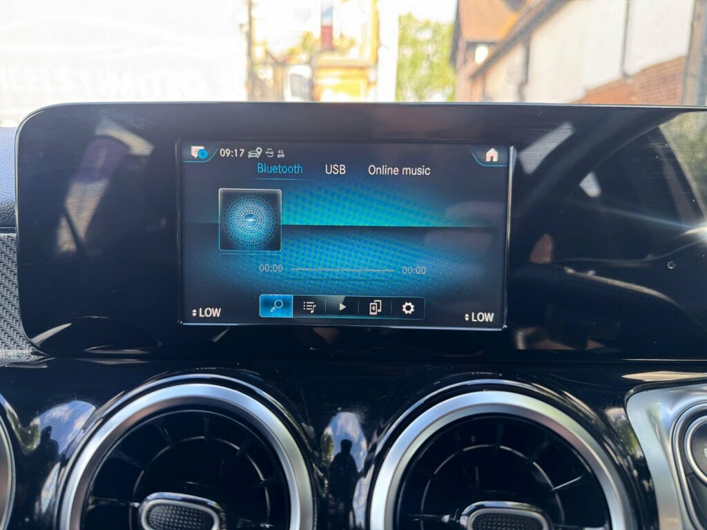 Mercedes-Benz GLB Class 200 Amg Line Premium 7G-tronic 2022 Blue #23